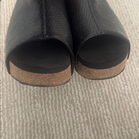 Black Textured Slide Sandals - Picture 5 of 7